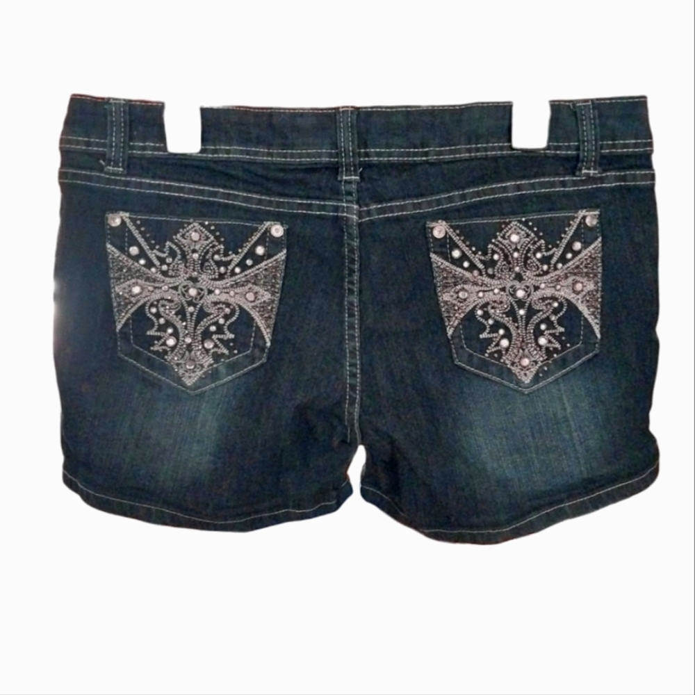 JZ Premium Denim Shorts. Bling pockets with rhinestone diamond button. Sz 15 Jrs